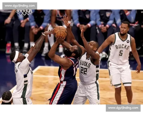 篮网对决雄鹿直播焦点战全程解析球星碰撞看点前瞻精彩瞬间不容错过